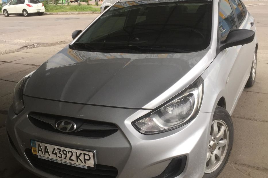 Продам Hyundai Solaris 2011 года в Киеве