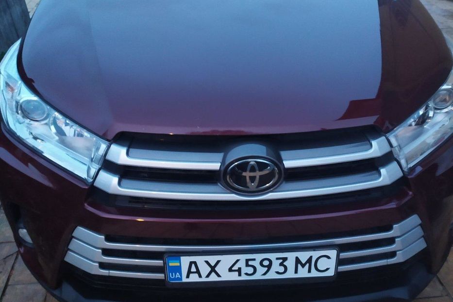 Продам Toyota Highlander HLE 2018 года в Харькове