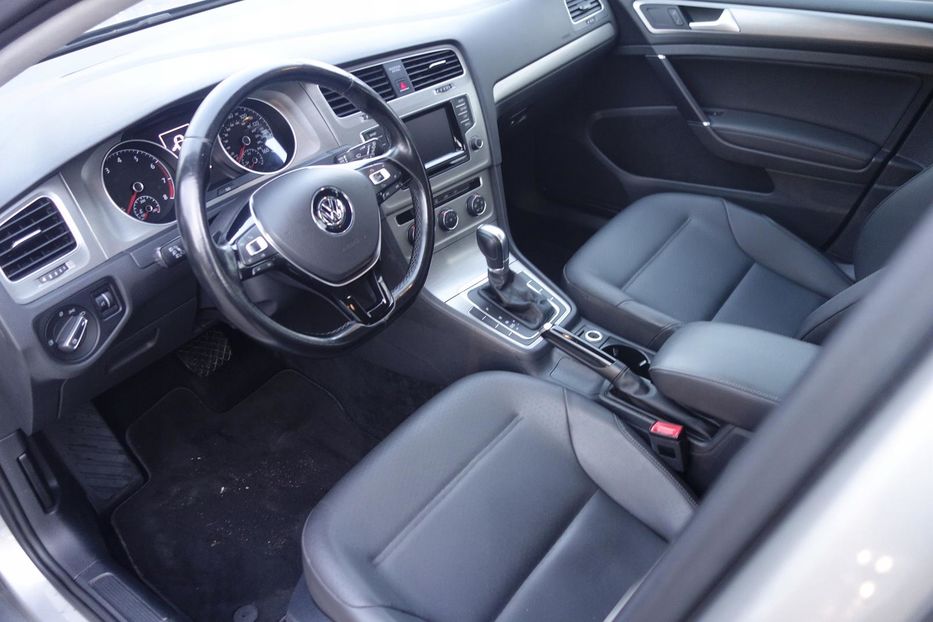 Продам Volkswagen Golf VII TSI 2015 года в Киеве