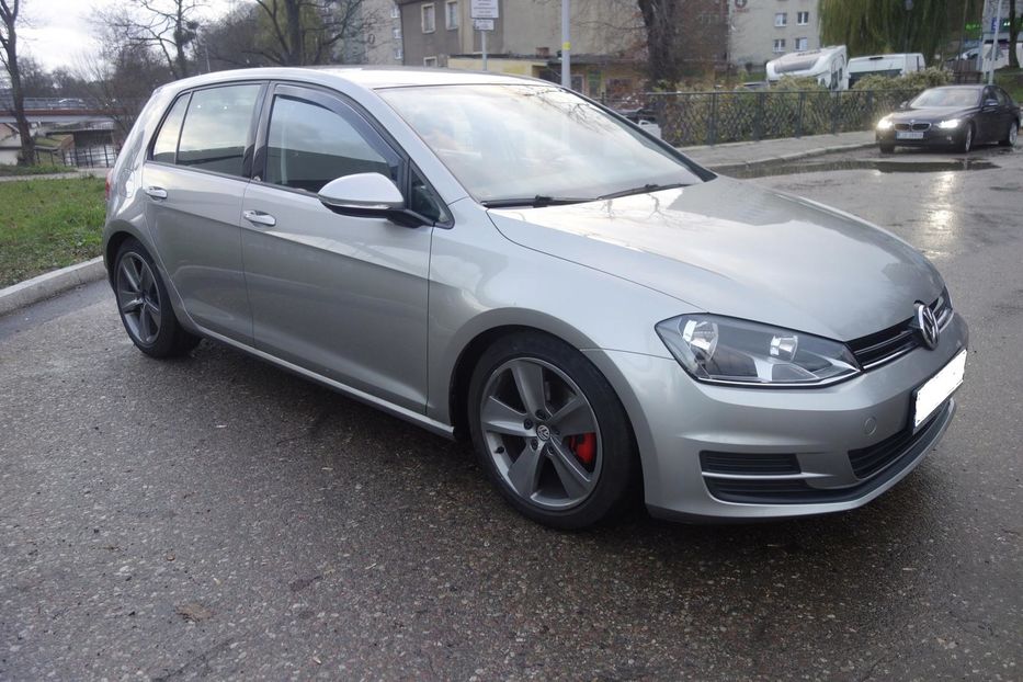 Продам Volkswagen Golf VII TSI 2015 года в Киеве