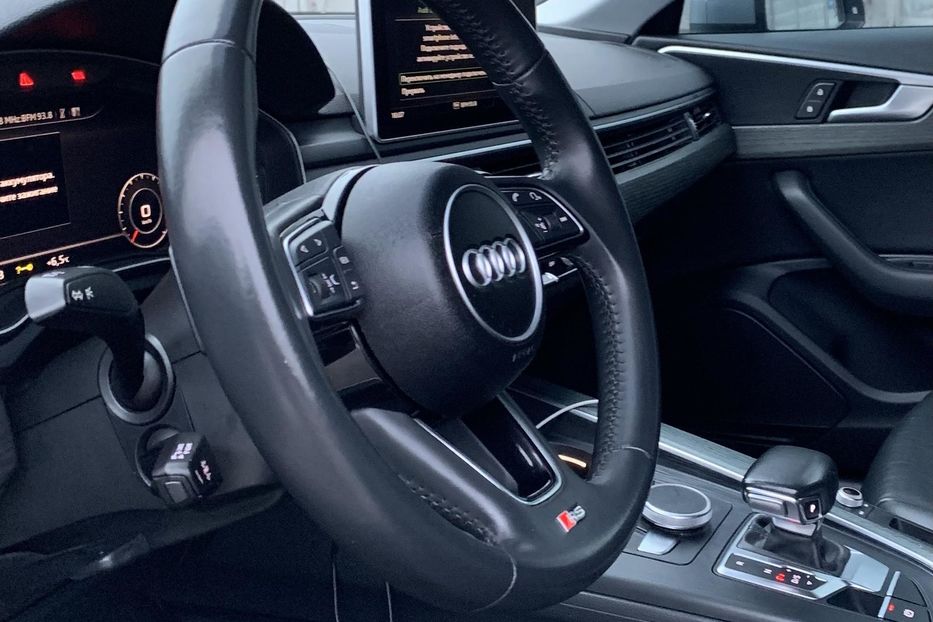 Продам Audi A4 S Line  2018 года в Киеве