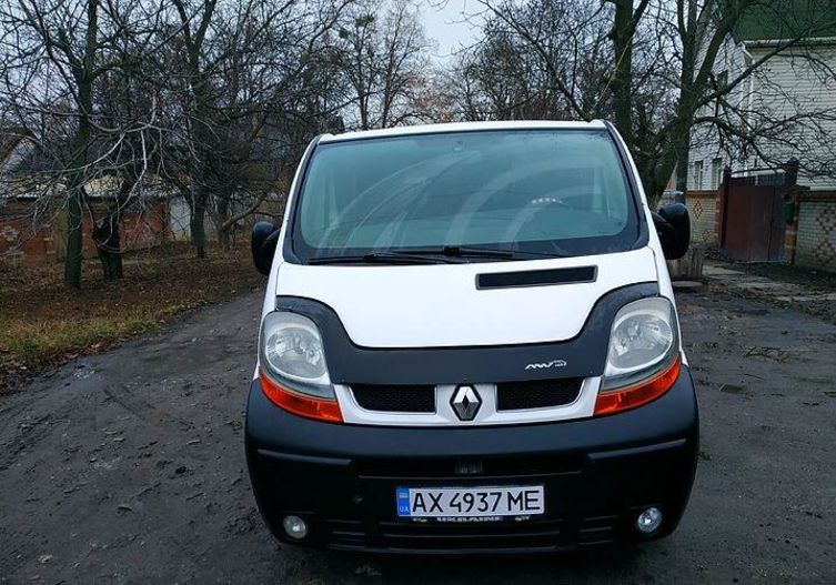 Продам Renault Trafic пасс. 2006 года в г. Изюм, Харьковская область