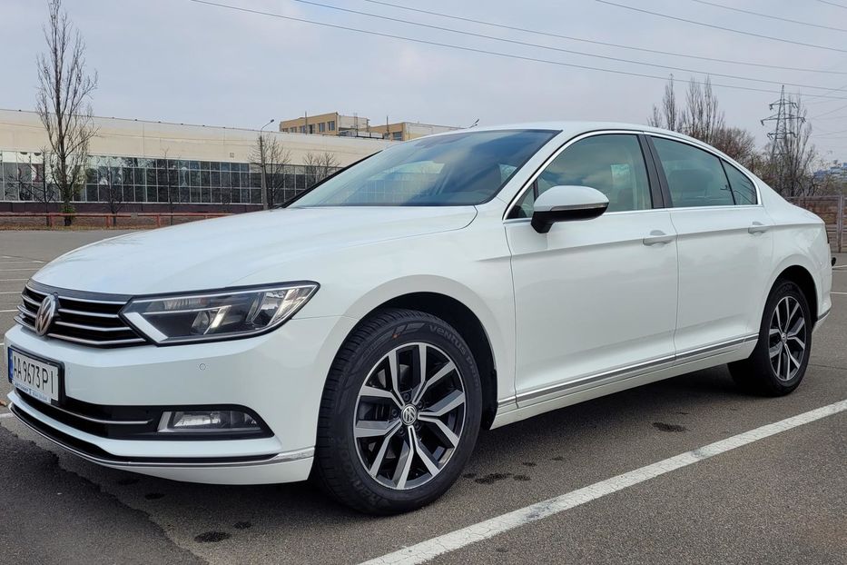 Продам Volkswagen Passat B8 Highline 2017 года в Киеве