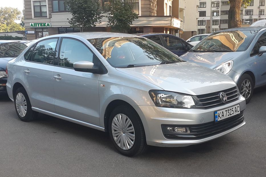 Продам Volkswagen Polo Седан 2018 года в Киеве