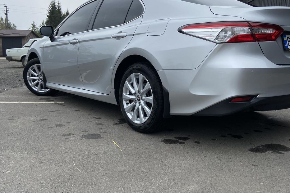 Продам Toyota Camry 2019 года в Ровно