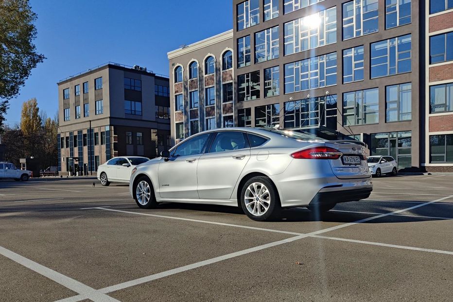 Продам Ford Fusion SE 2019 года в Киеве