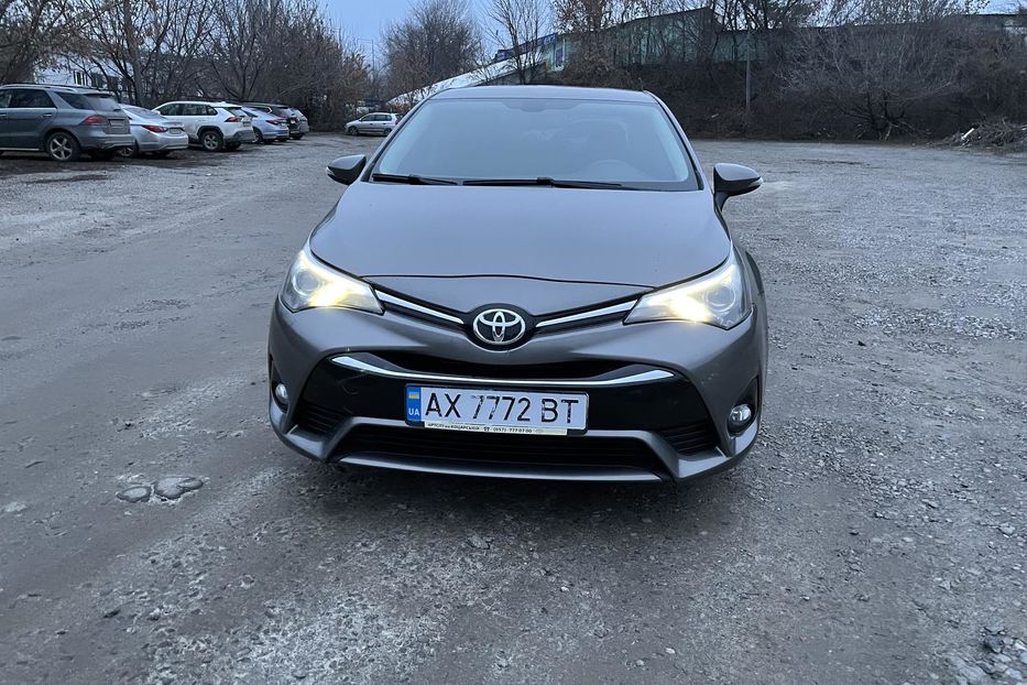 Продам Toyota Avensis 2016 года в Харькове