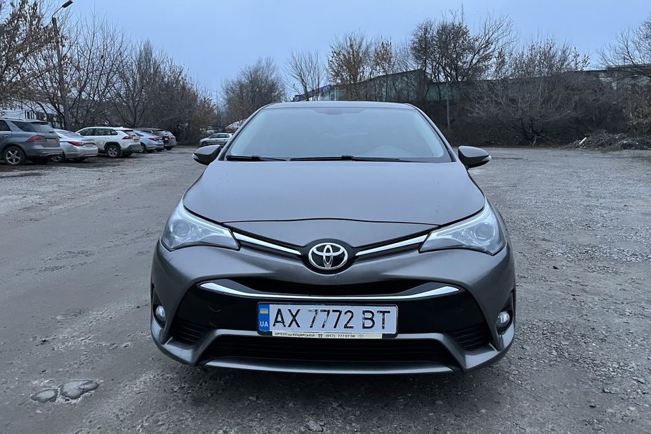 Продам Toyota Avensis 2016 года в Харькове