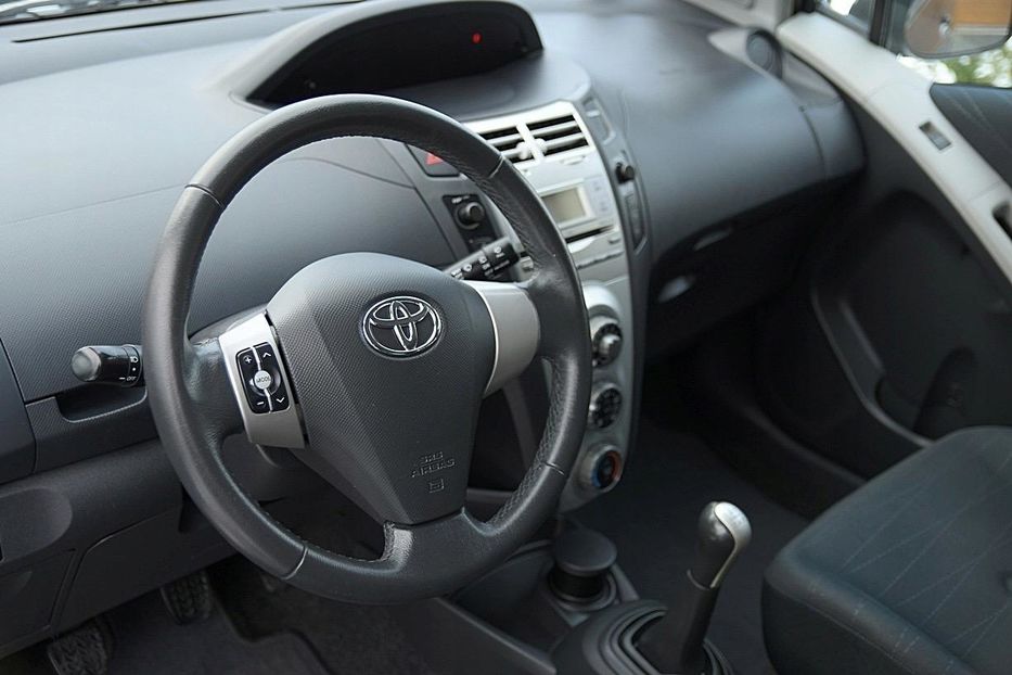 Продам Toyota Yaris 2008 года в Львове