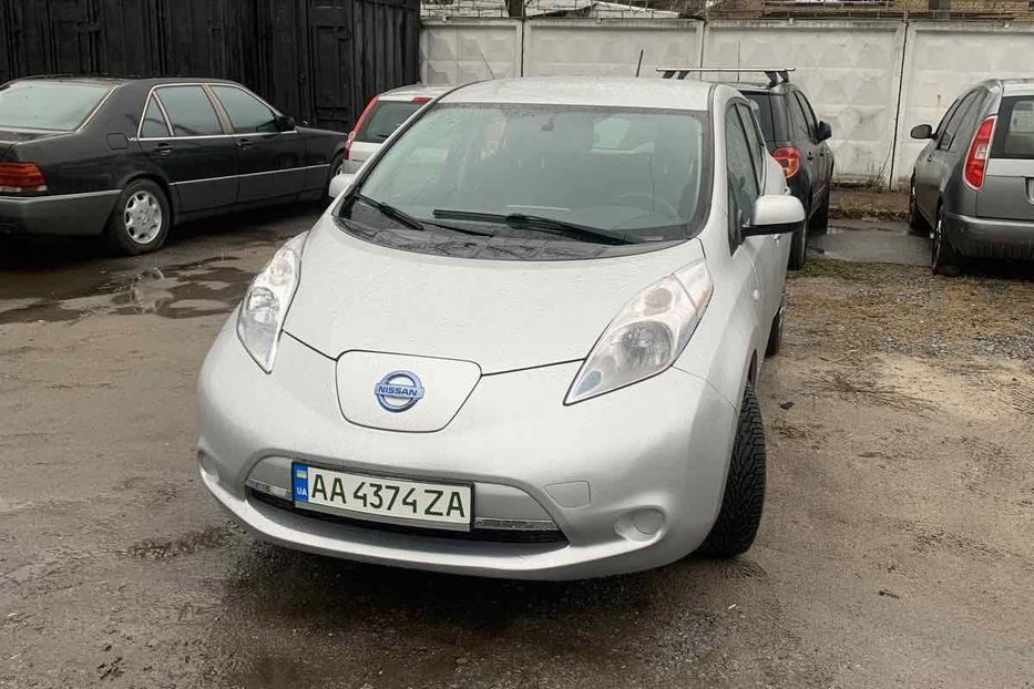 Продам Nissan Leaf 2014 года в Киеве