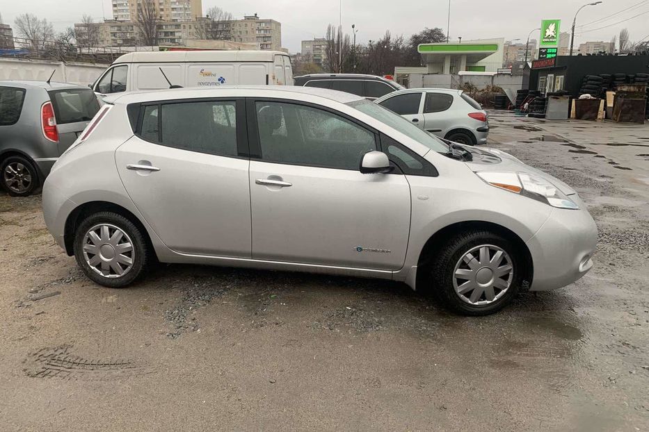 Продам Nissan Leaf 2014 года в Киеве