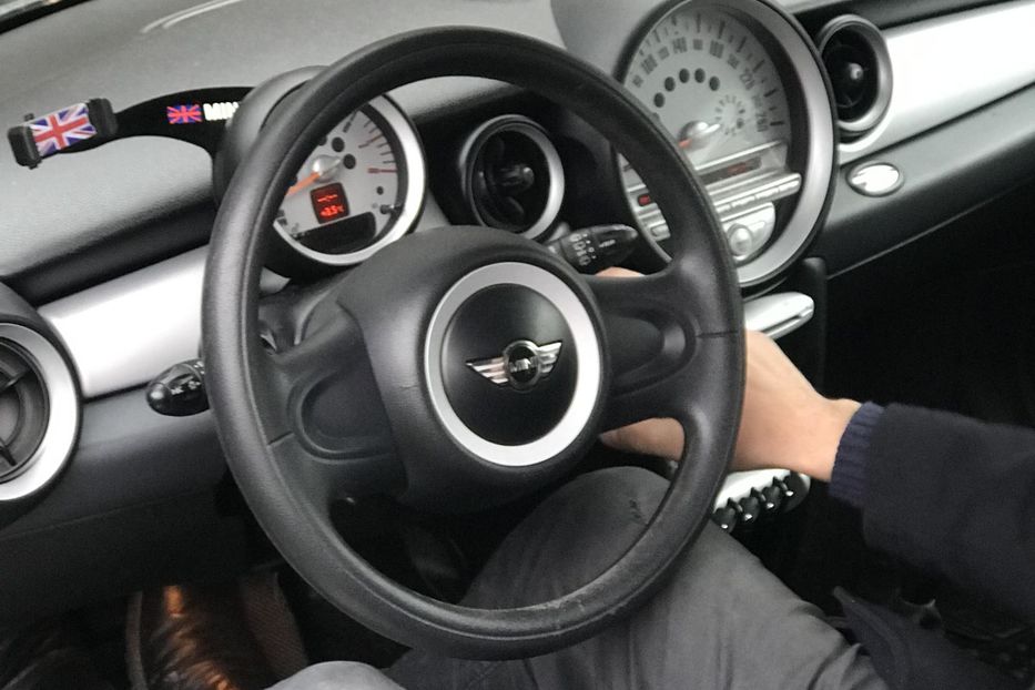 Продам MINI Cooper Купе 2010 года в г. Ржищев, Киевская область