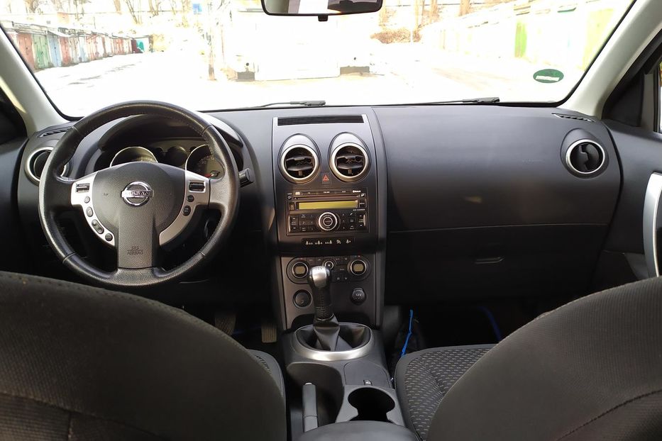 Продам Nissan Qashqai+2 1. 6i. 2WD  2009 года в Чернигове