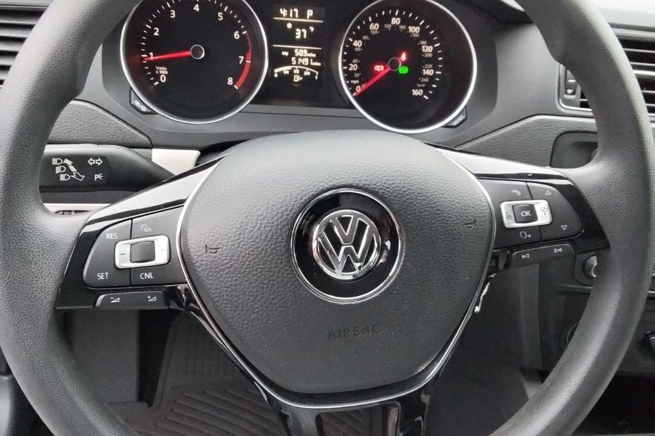 Продам Volkswagen Jetta 2015 года в Киеве