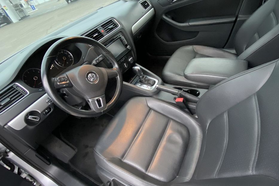 Продам Volkswagen Jetta SE 2012 года в Днепре