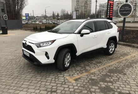 Продам Toyota Rav 4 2019 года в Харькове