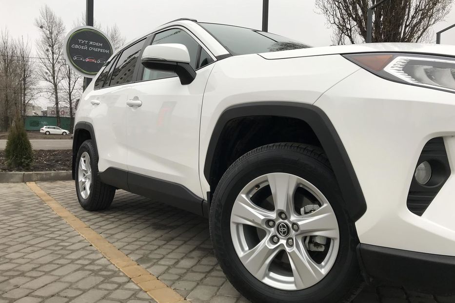 Продам Toyota Rav 4 2019 года в Харькове