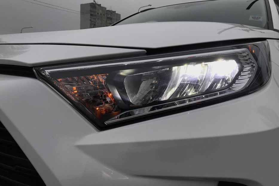 Продам Toyota Rav 4 2019 года в Харькове