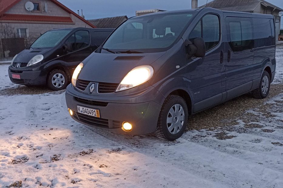 Продам Renault Trafic пасс. 2012 года в Ровно