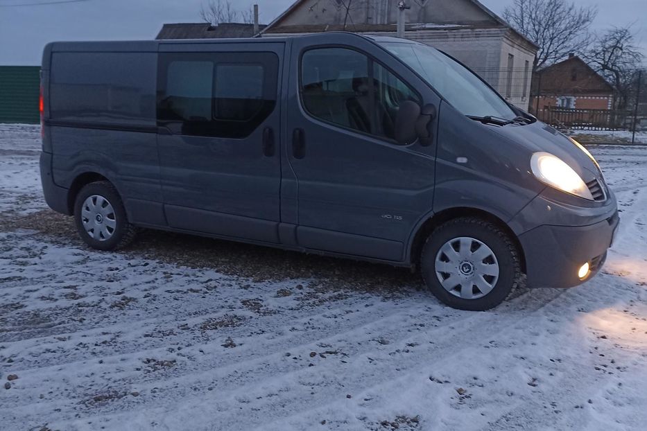 Продам Renault Trafic пасс. 2012 года в Ровно