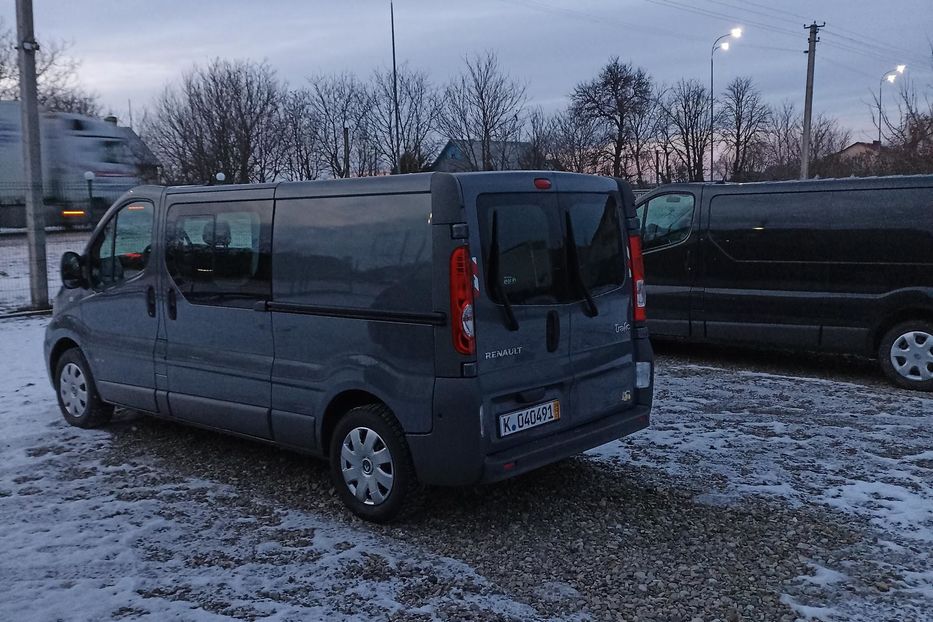 Продам Renault Trafic пасс. 2012 года в Ровно