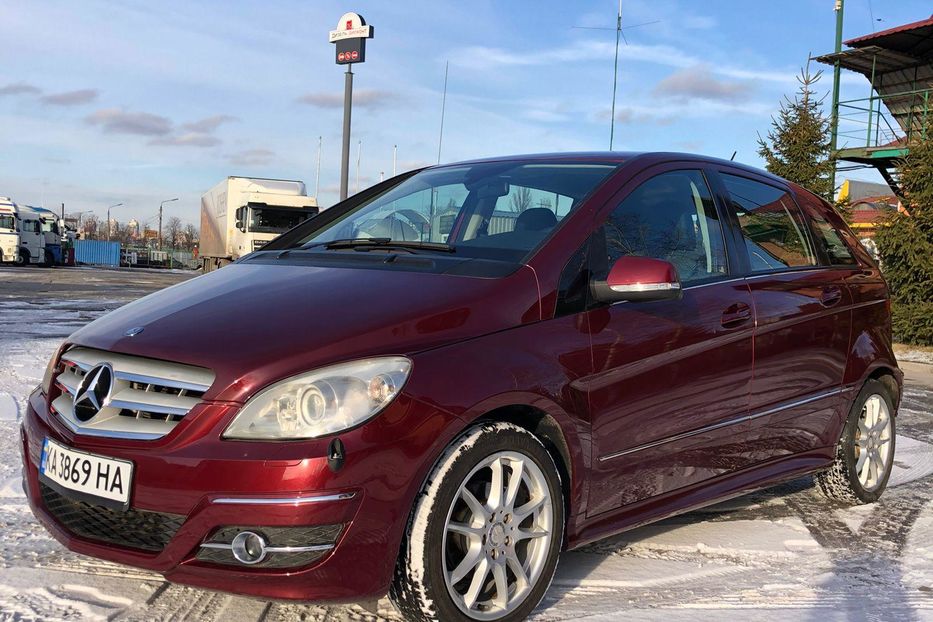 Продам Mercedes-Benz B 180 2011 года в Киеве