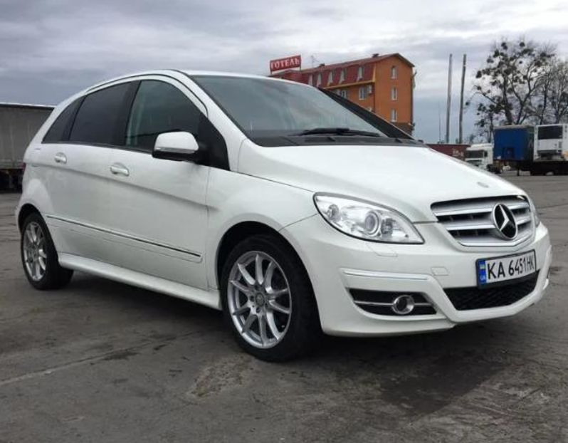 Продам Mercedes-Benz B 180 2010 года в Киеве