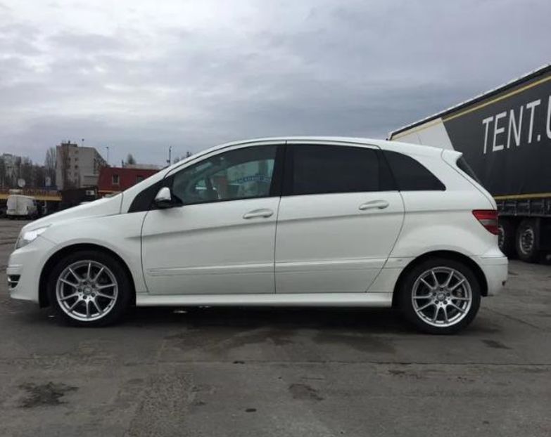 Продам Mercedes-Benz B 180 2010 года в Киеве