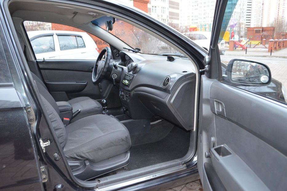 Продам Chevrolet Aveo 2011 года в Киеве