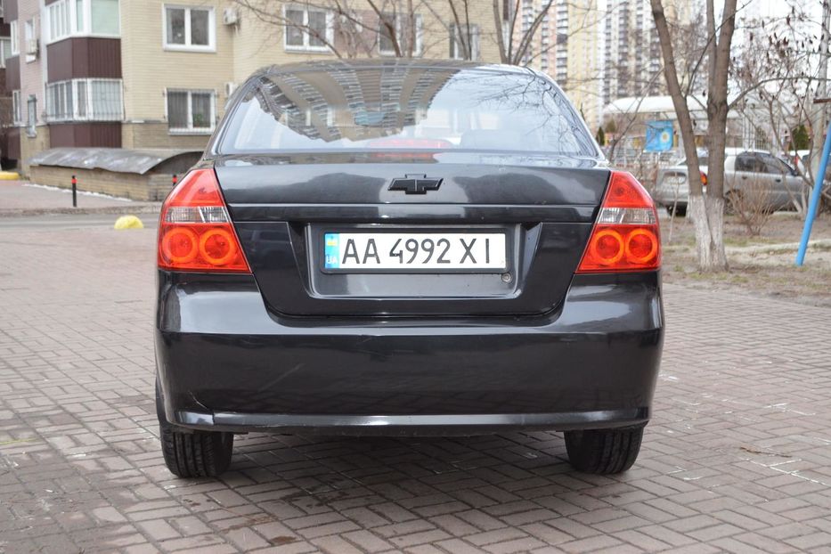 Продам Chevrolet Aveo 2011 года в Киеве