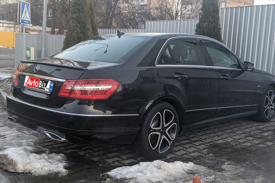 Продам Mercedes-Benz E-Class Е200 2010 года в Ровно