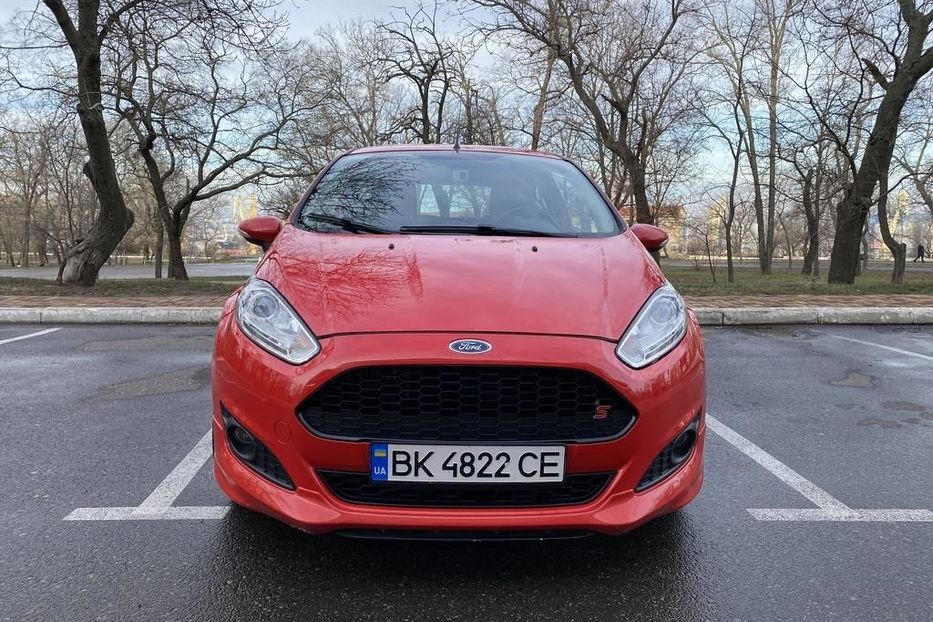 Продам Ford Fiesta Спорт 2013 года в Ровно