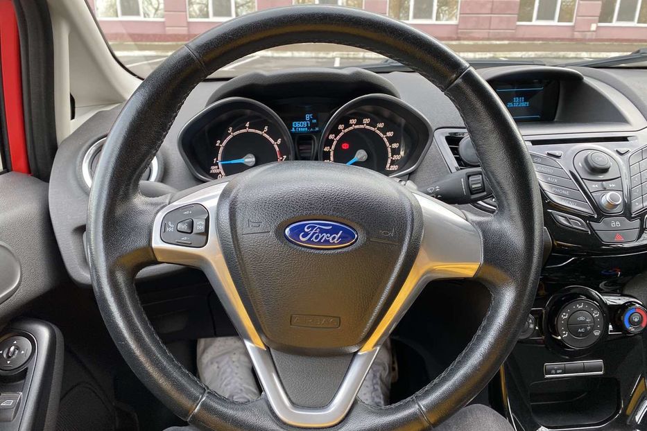 Продам Ford Fiesta Спорт 2013 года в Ровно