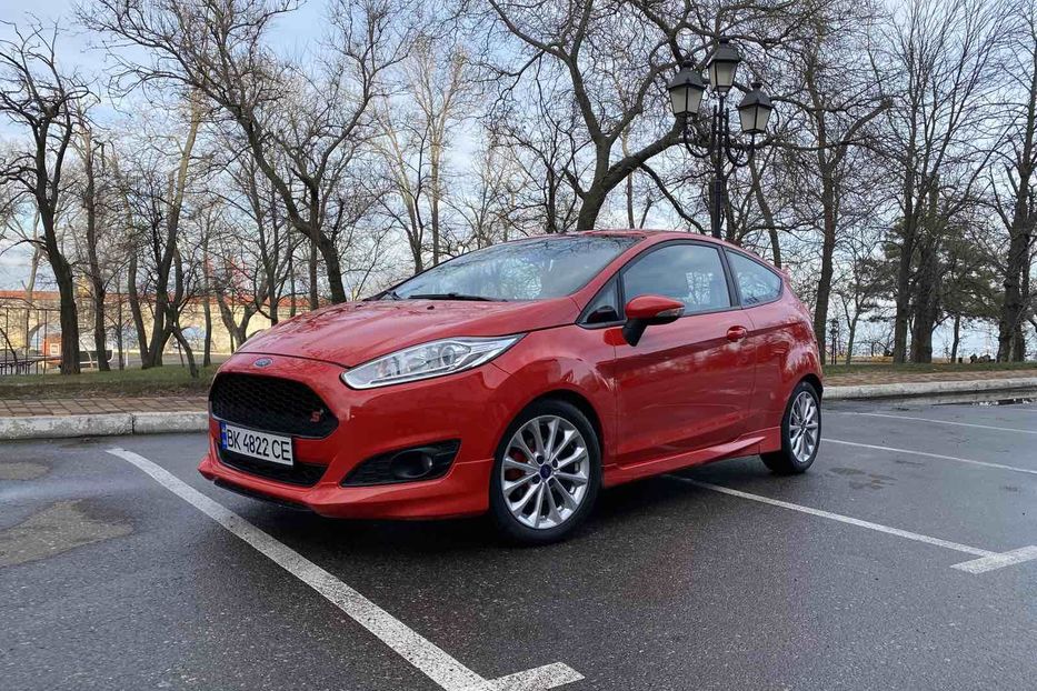 Продам Ford Fiesta Спорт 2013 года в Ровно