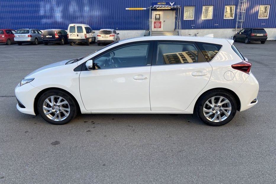 Продам Toyota Auris EDITION S 2016 года в Львове