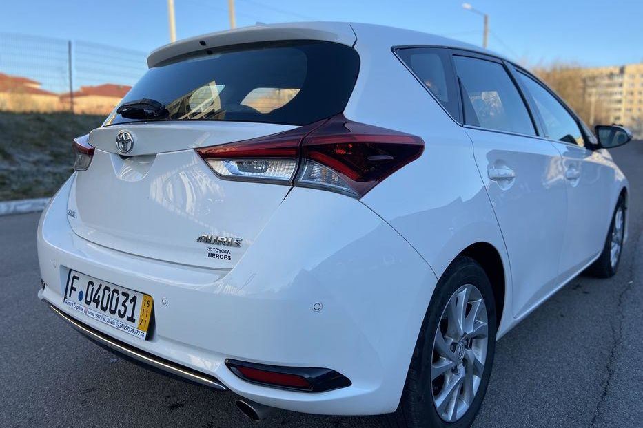 Продам Toyota Auris EDITION S 2016 года в Львове