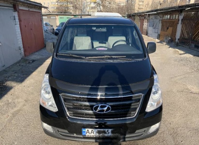 Продам Hyundai H1 пасс. SV 2013 года в Киеве