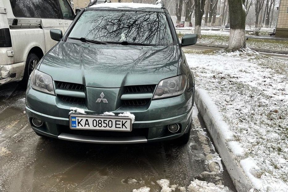 Продам Mitsubishi Outlander 2005 2004 года в Киеве