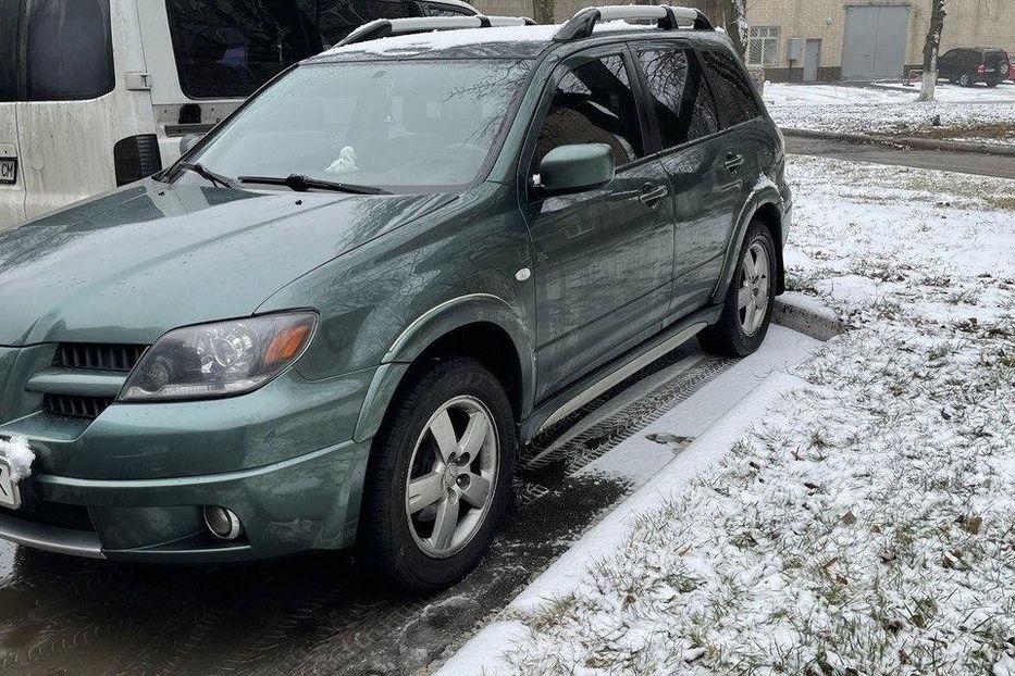 Продам Mitsubishi Outlander 2005 2004 года в Киеве