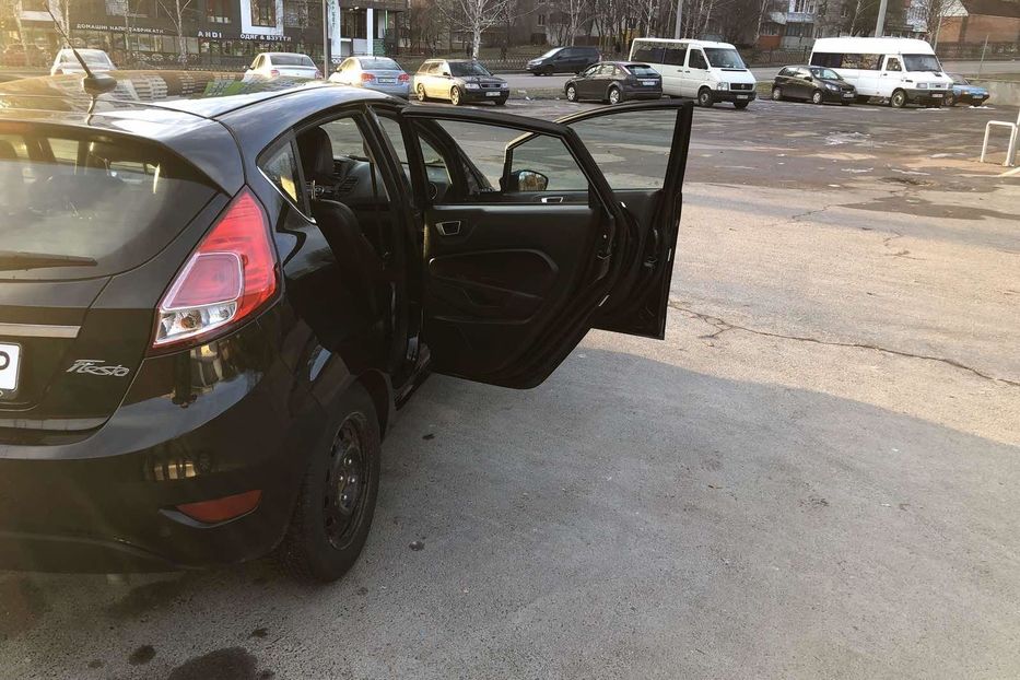 Продам Ford Fiesta TITANIUM 2013 года в Ровно