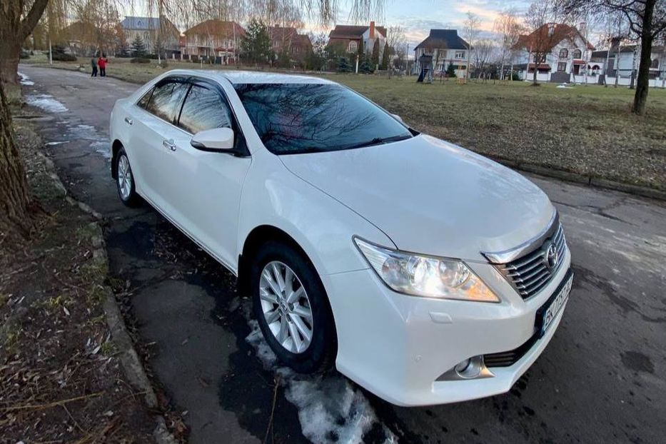 Продам Toyota Camry 2013 года в Ровно