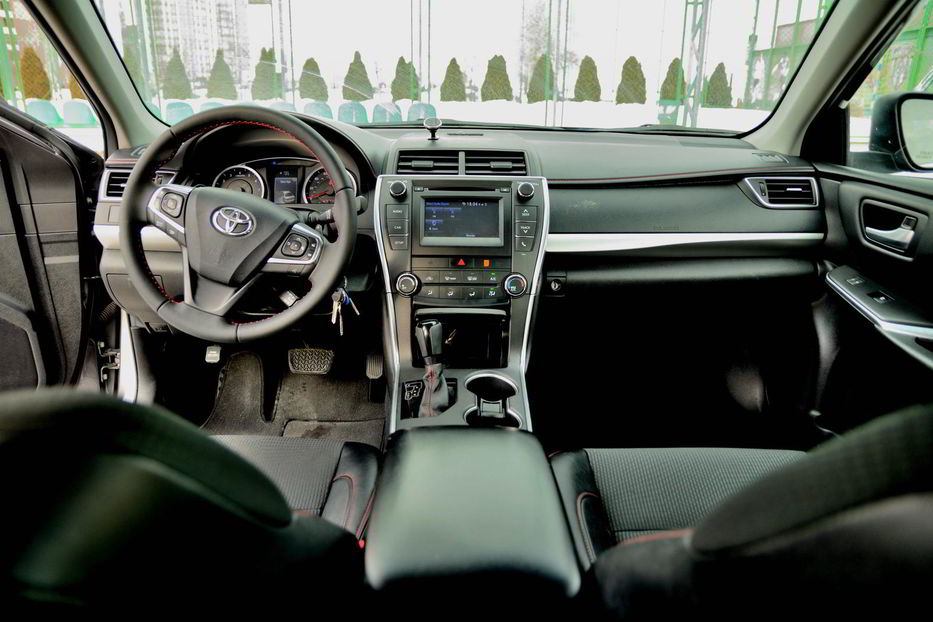 Продам Toyota Camry SE 2016 года в Черкассах