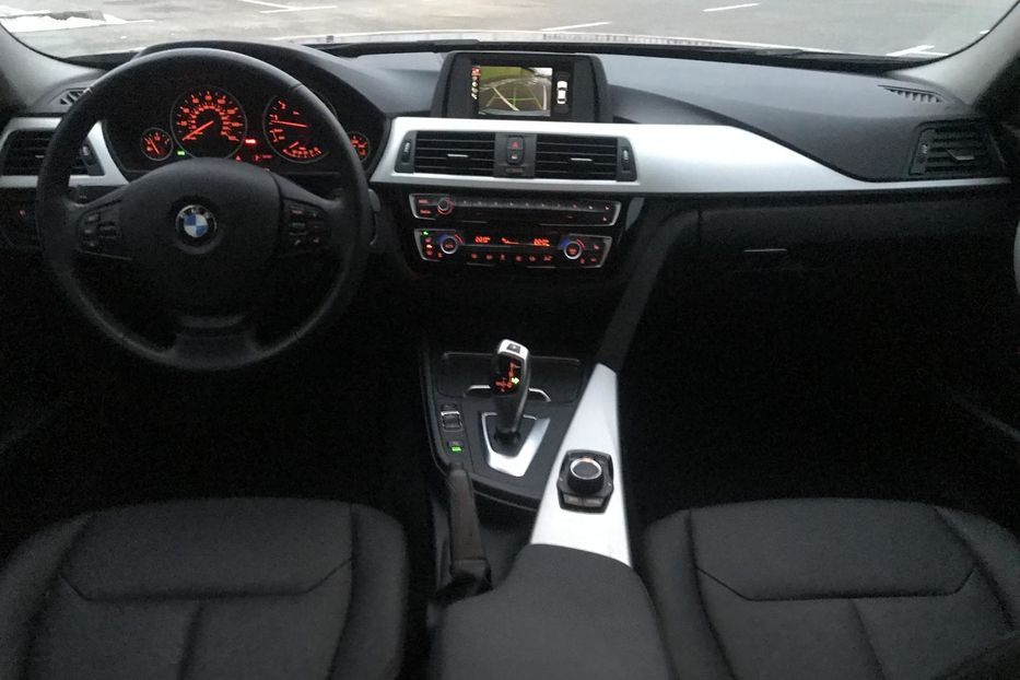 Продам BMW 320 2017 года в Киеве