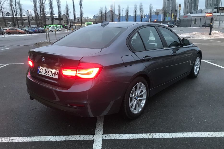 Продам BMW 320 2017 года в Киеве