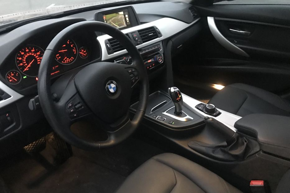 Продам BMW 320 2017 года в Киеве