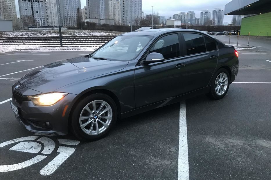 Продам BMW 320 2017 года в Киеве