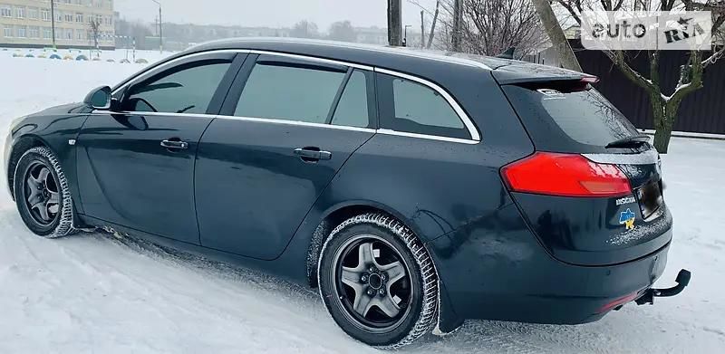 Продам Opel Insignia 2012 года в Запорожье