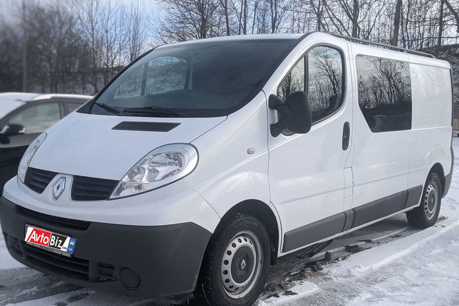 Продам Renault Trafic пасс. 2013 года в Ровно