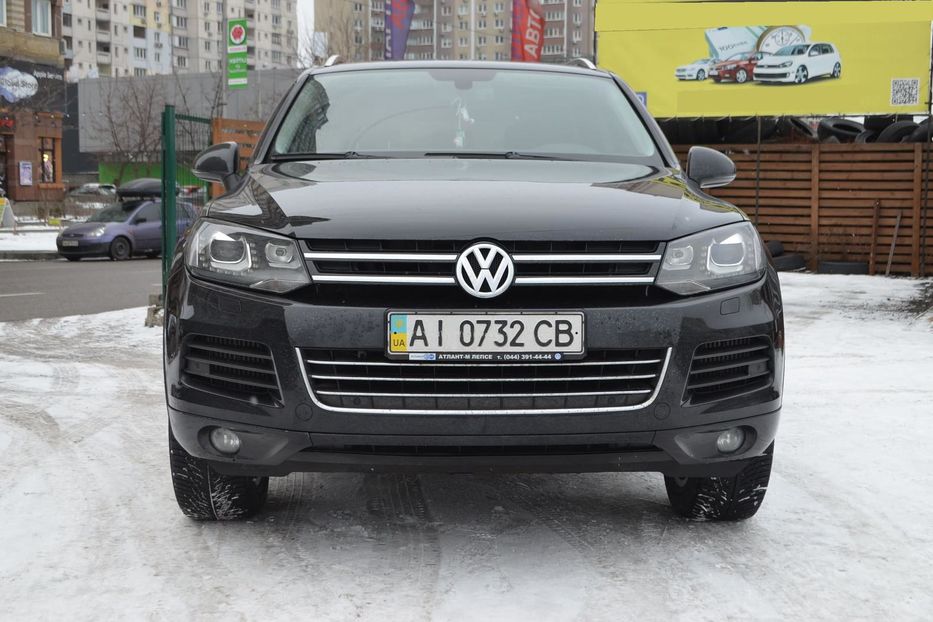Продам Volkswagen Touareg 2013 года в Киеве