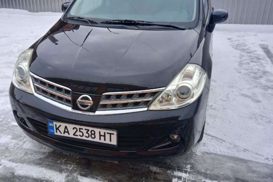 Продам Nissan TIIDA 2010 года в Киеве